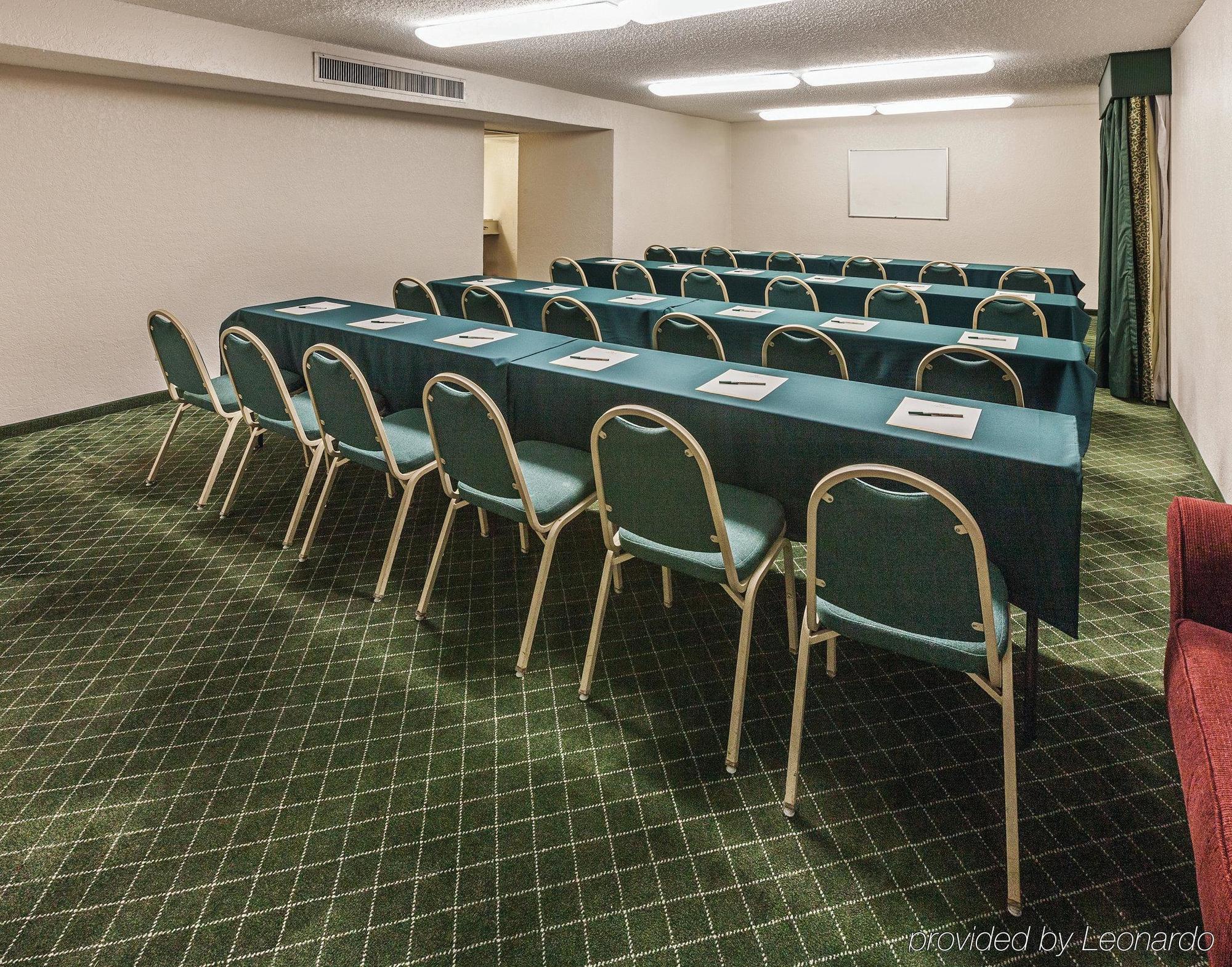 ラ キンタ イン&スイーツ バイ ウィンダム マッカレン ラ プラザ モール エクステリア 写真